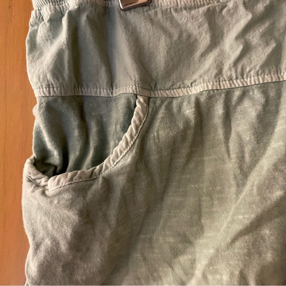 Roxy shorts - Picture 2 of 6